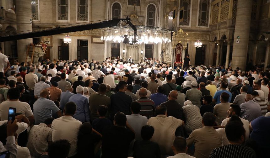 Eyüpsultan’da Mevlid Kandili