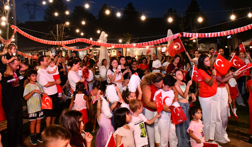 Göktürk Dergisi ve Social'ın Düzenlediği 30 Ağustos Zafer Bayramı Kutlaması Yoğun İlgi Gördü!