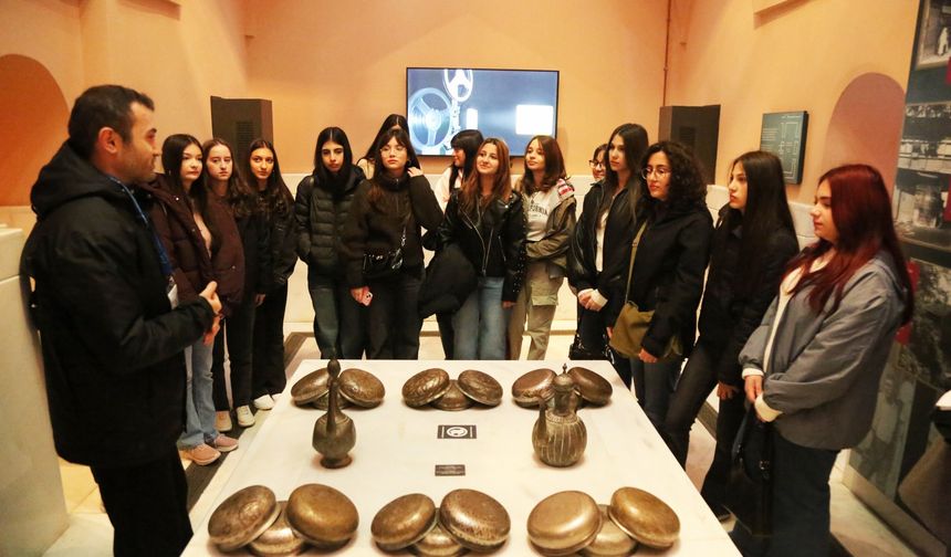 Eyüpsultan’da lise öğrencilerine tarih ve kültür yolculuğu