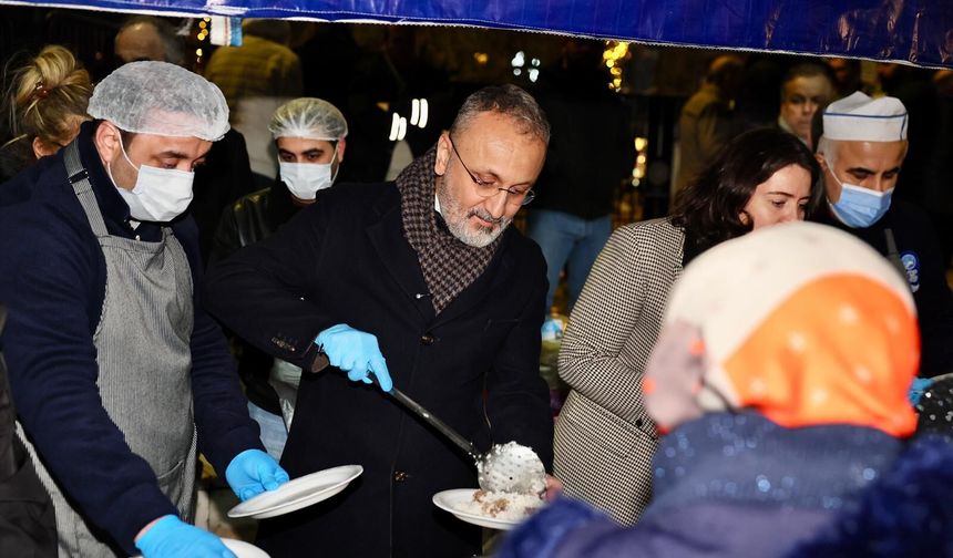 Başkan Mithat Bülent Özmen Miraç Kandili’nde Vatandaşlarla Buluştu