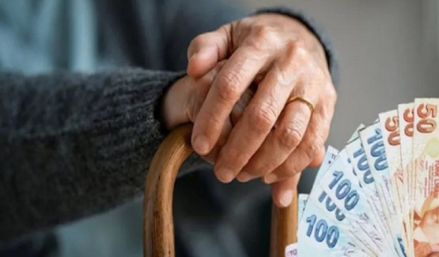 En düşük emekli maaşına ilişkin yeni düzenleme gündemde.