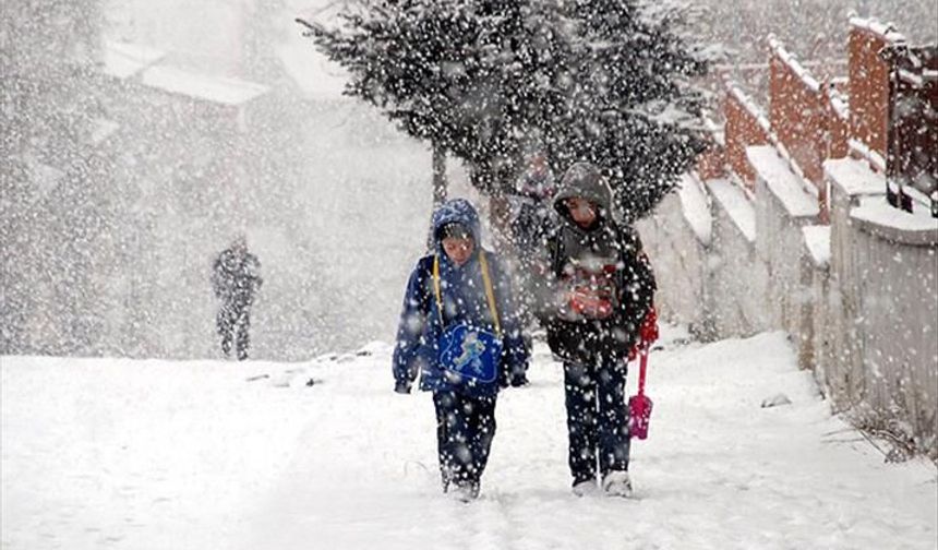 AKOM’dan İstanbul İçin Kar Alarmı: Saat Verildi, Okullar İçin Tatil Uyarısı