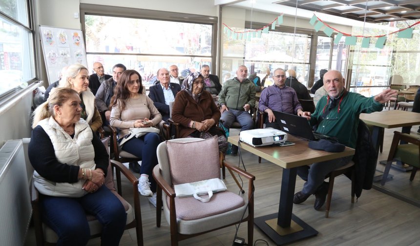 Emekliler Lokali’nde İstanbul’un bilinmeyen yüzü konuşuldu