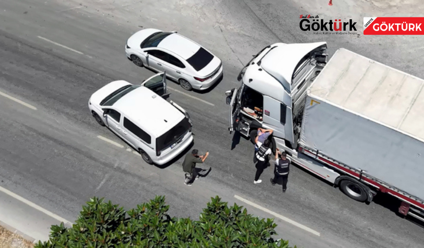 Adana'da Yasaklı Madde  Operasyonu: TIR'da Milyonlarca Hap Ele Geçirildi