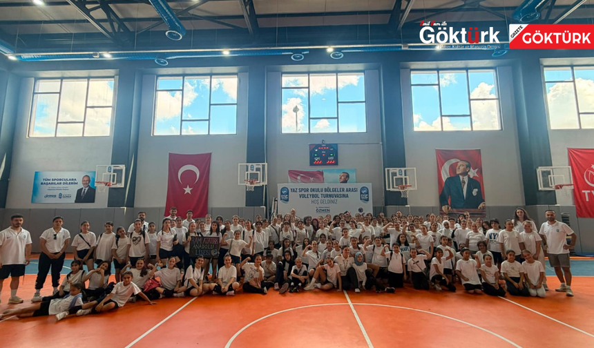 Genç voleybolcular filede yıldızlaştılar