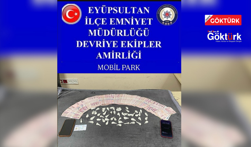 Eyüpsultan'da Ticari Takside Yasaklı Madde Operasyonu: 53 Parça Kokain Ele Geçirildi