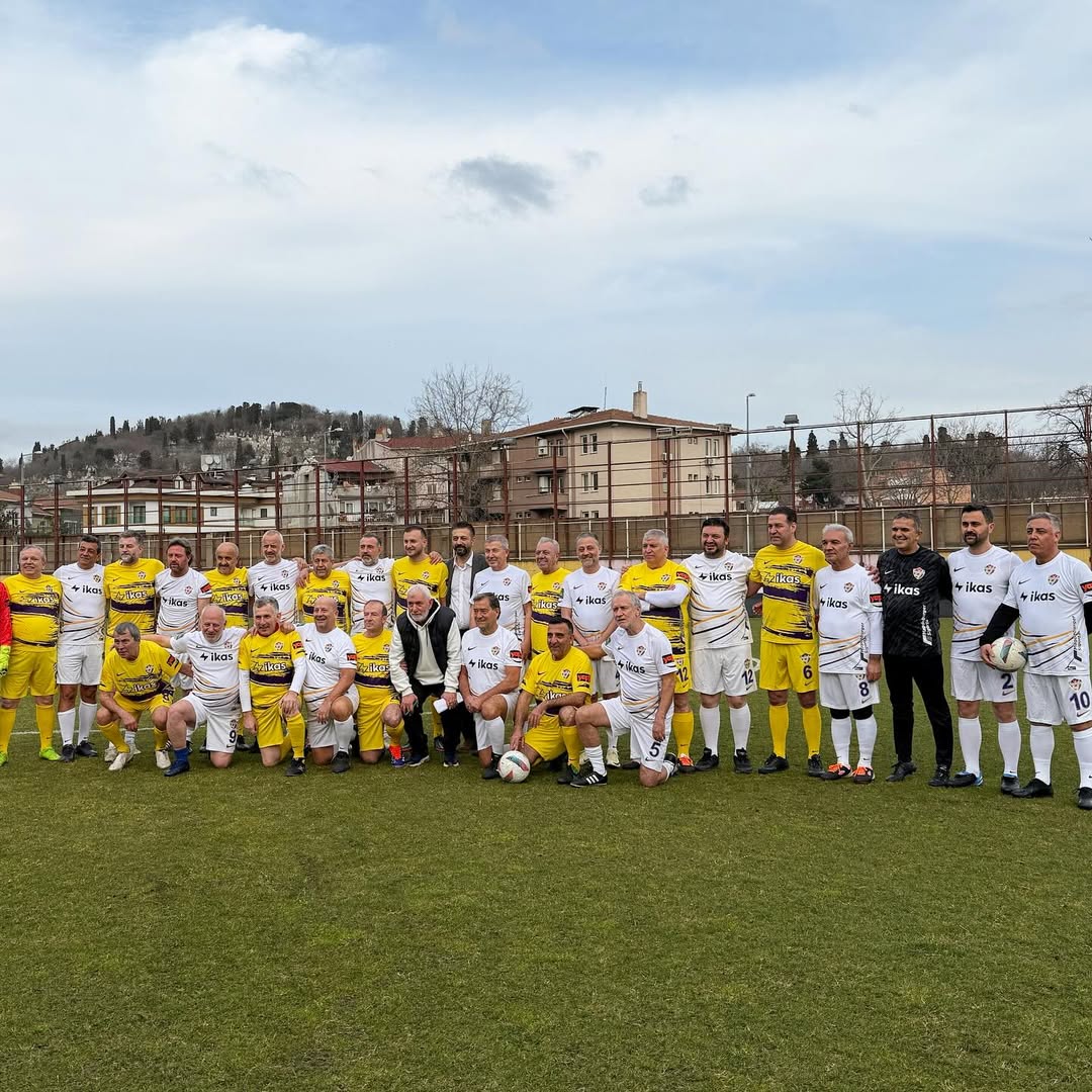 Dostluk Kazandi! — Eyüpsultan Fenerbahçeliler Derneği’nin Düzenlediği Dostluk Maçında Hemşehrilerimizle Sahada Buluştuk.kıran Kırana Rekabetin Olduğu Karşılaşmada, Kazanan Centilmenlik Ve Dostluk Oldu! 3 3 (1)