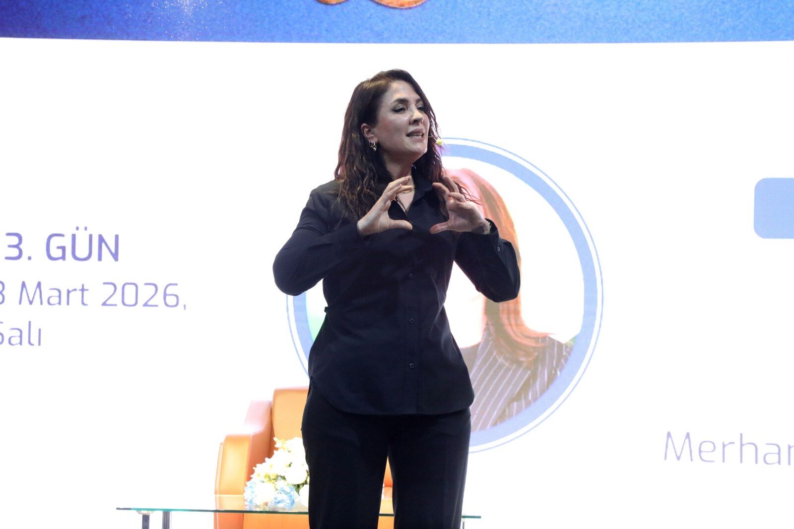 A S O S8370 1600X1067